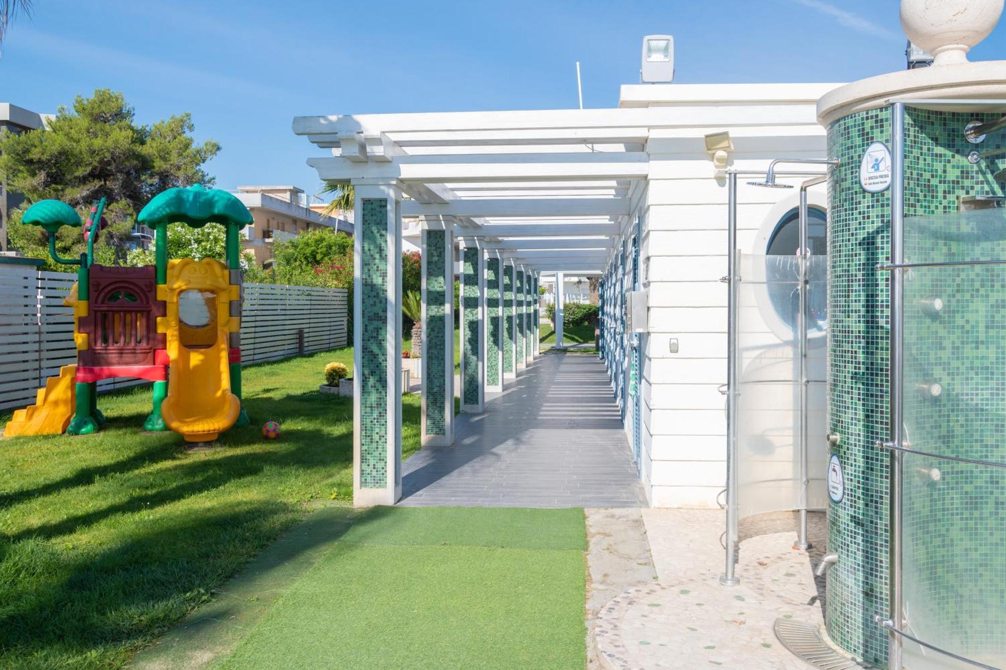 Hotel Baltic Alba Adriatica Exterior photo