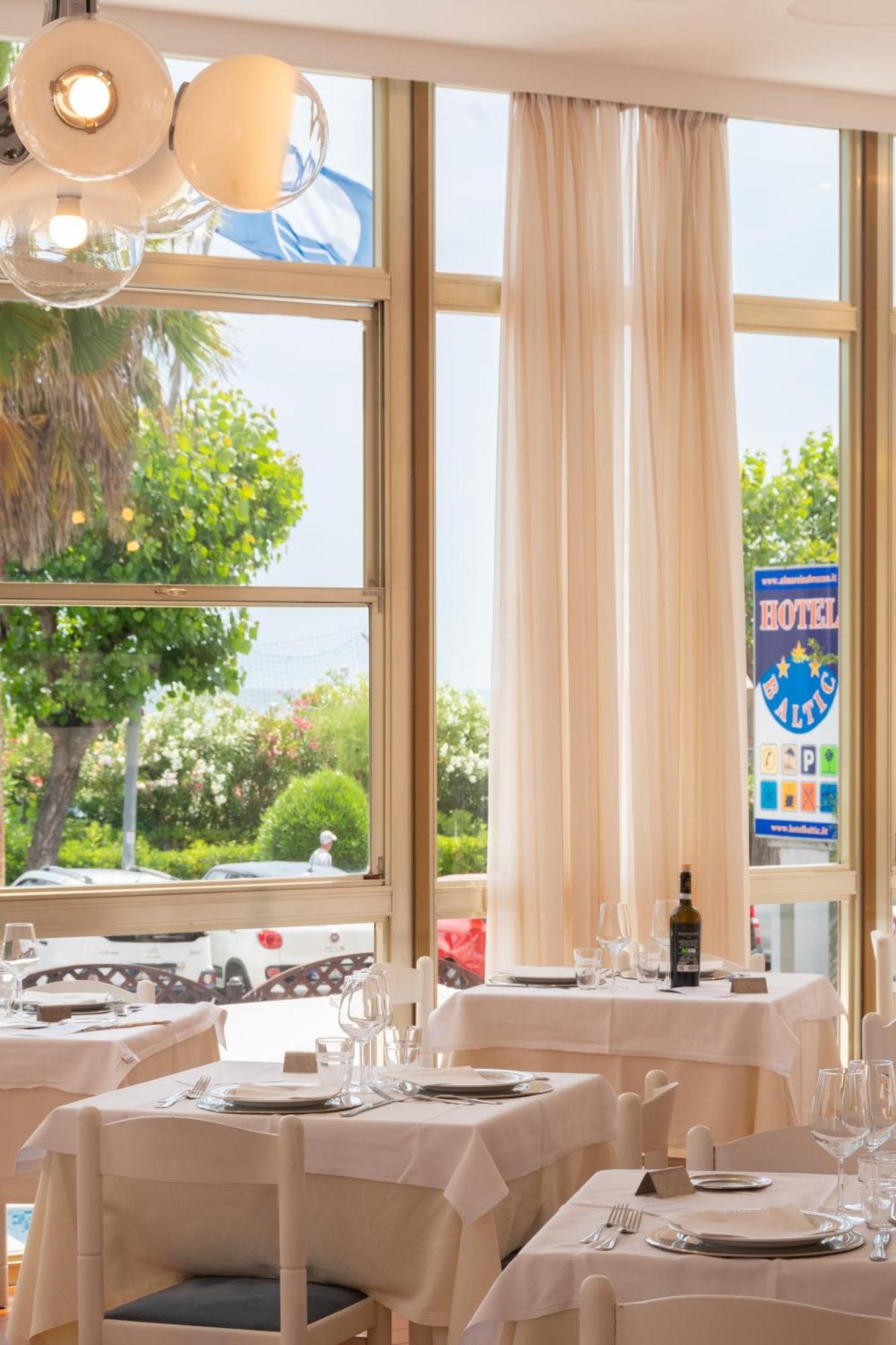 Hotel Baltic Alba Adriatica Exterior photo